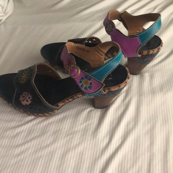 Heels - Picture 2 of 3